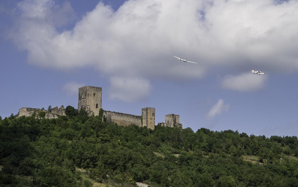 Au Petit Verger Puivert Exteriör bild